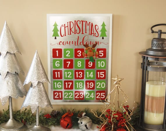 Countdown the days until Christmas arrives with this easy to do project. #christmassvg #christmascountdown #silhouette #cricut