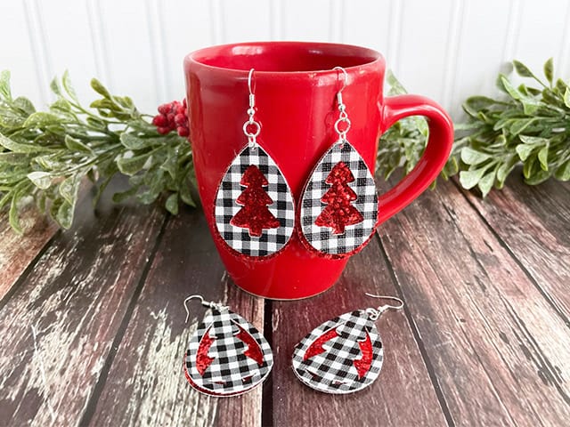 Making christmas clearance earrings