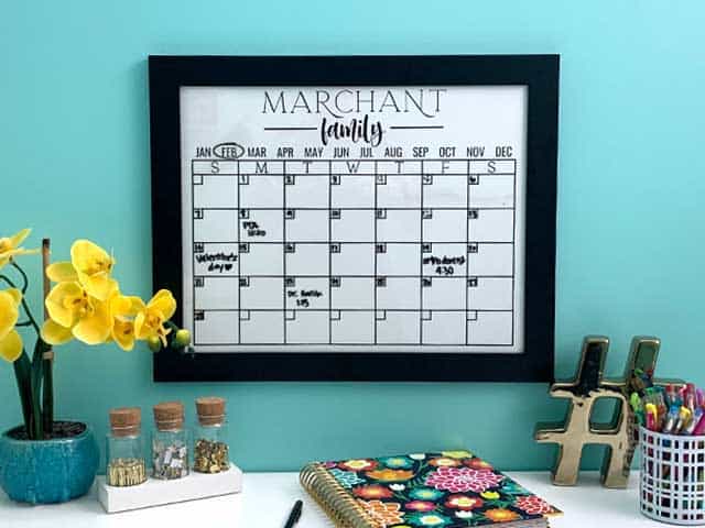 DIY - Huge, Dry Erase Calendar Board - Remodelando la Casa