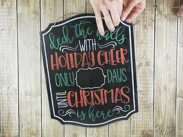 Countdown the days until Christmas arrives with this easy to do project. #christmassvg #christmascountdown #silhouette #cricut