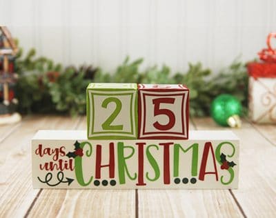 Countdown the days until Christmas arrives with this easy to do project. #christmassvg #christmascountdown #silhouette #cricut