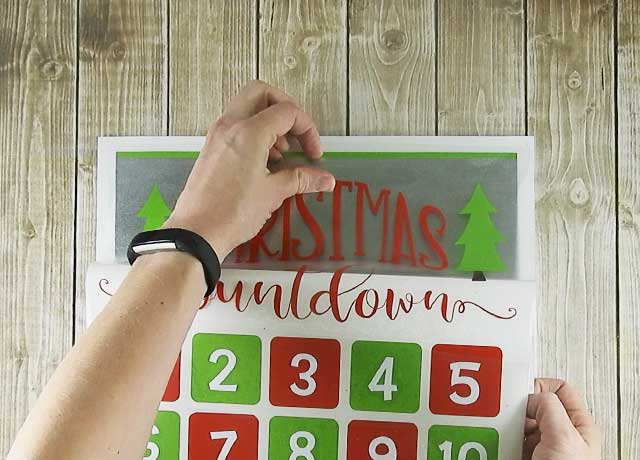 Countdown the days until Christmas arrives with this easy to do project. #christmassvg #christmascountdown #silhouette #cricut