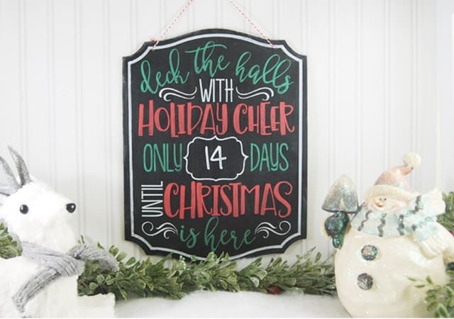 Countdown the days until Christmas arrives with this easy to do project. #christmassvg #christmascountdown #silhouette #cricut